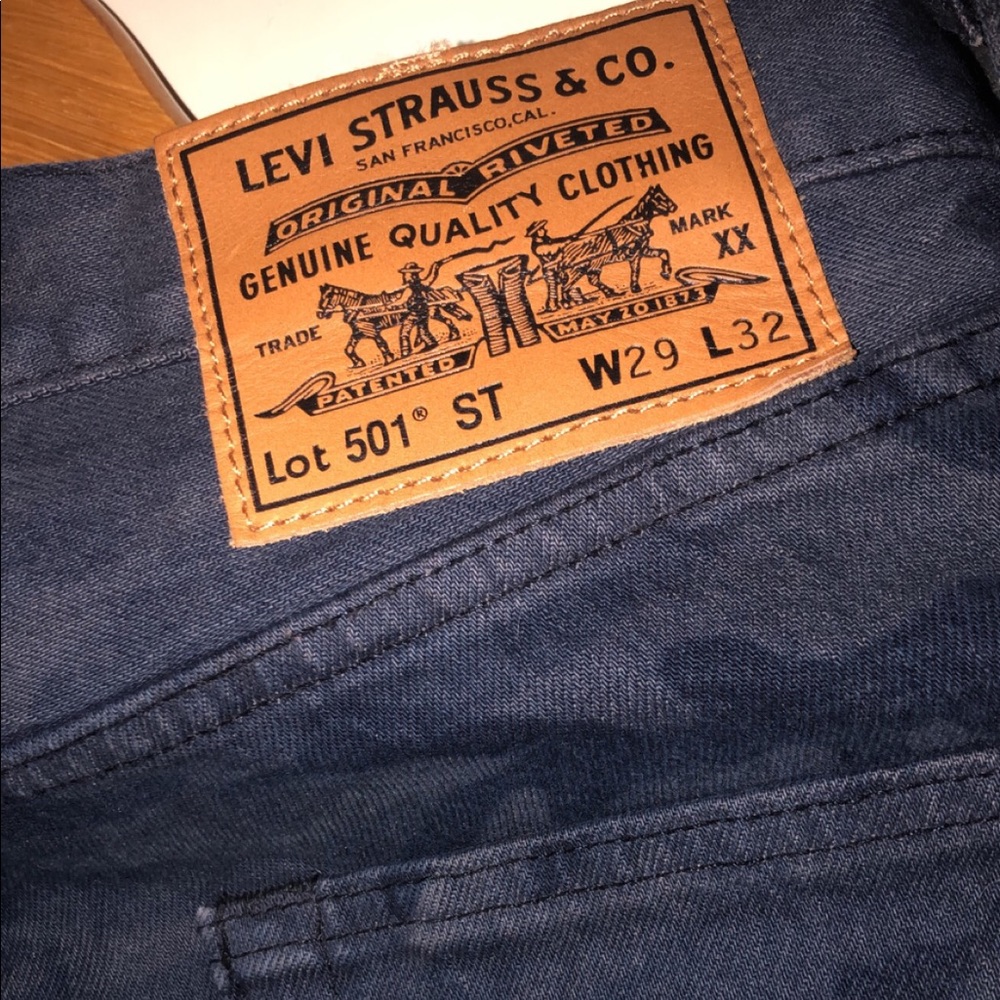 Limited edition navy camo levis - Picture 3 of 3